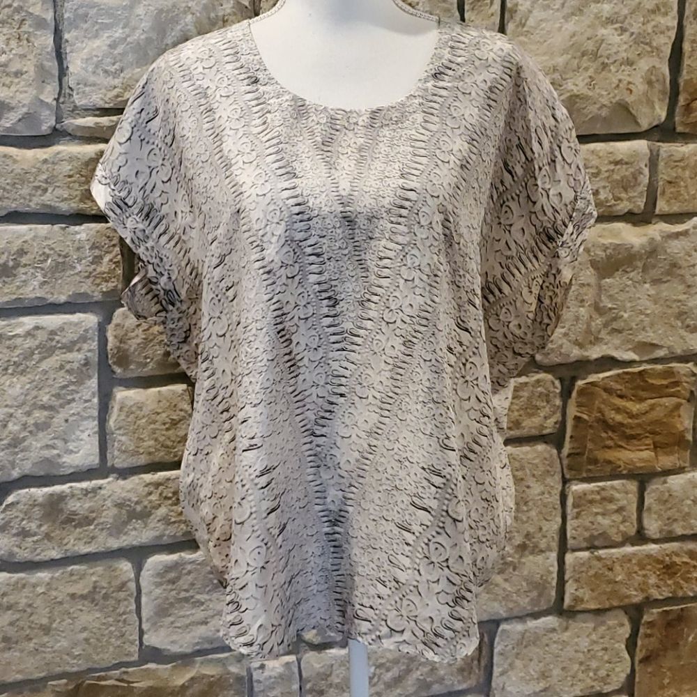 CAbi 736 Gray Snakeskin Top Size Medium Silk Shirt Sleeve Oversized